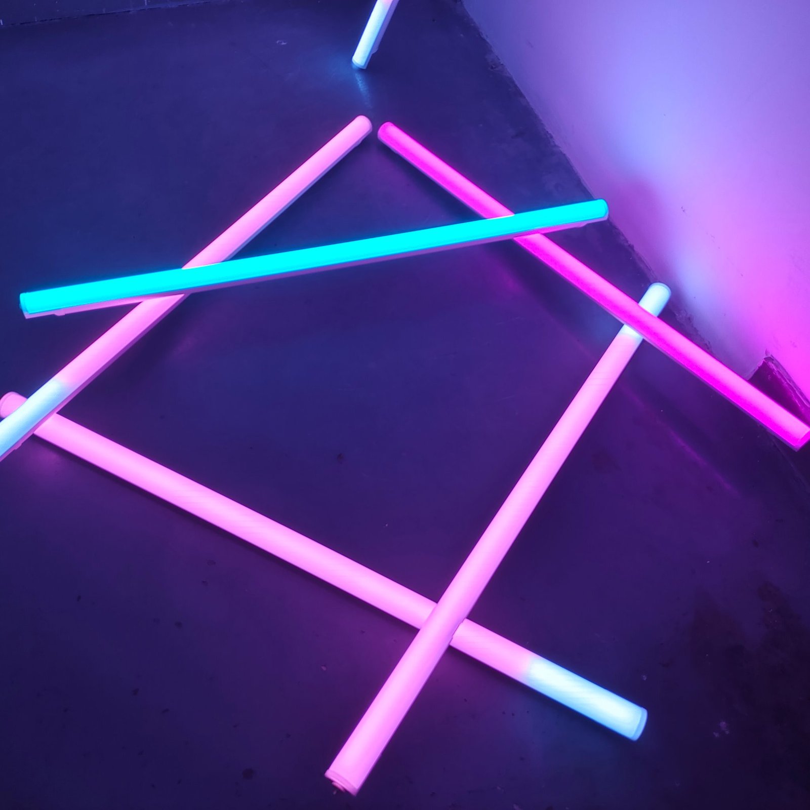 Hondys Wireless Battery Tube